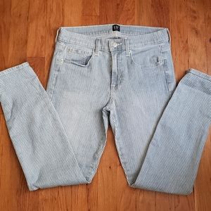 Gap True Skinny 26R Railroad Jeans
